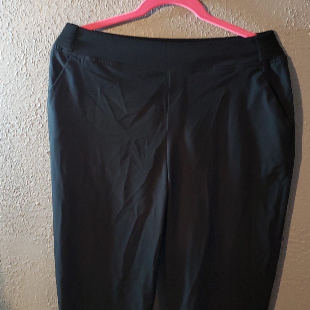 Cute black capris